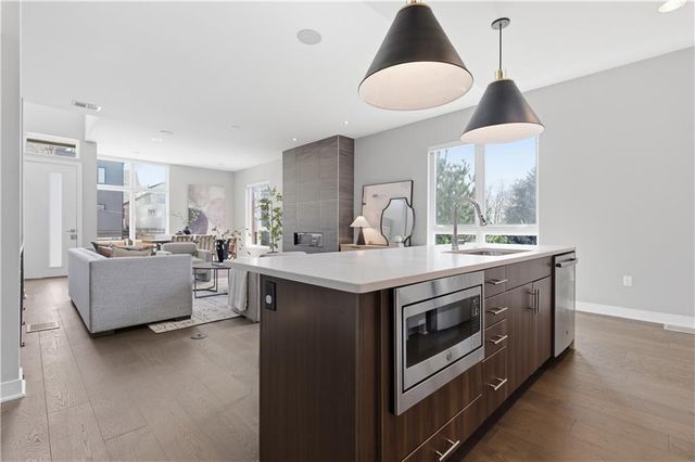 1724 Madison Avenue, Kansas City, MO 64108
