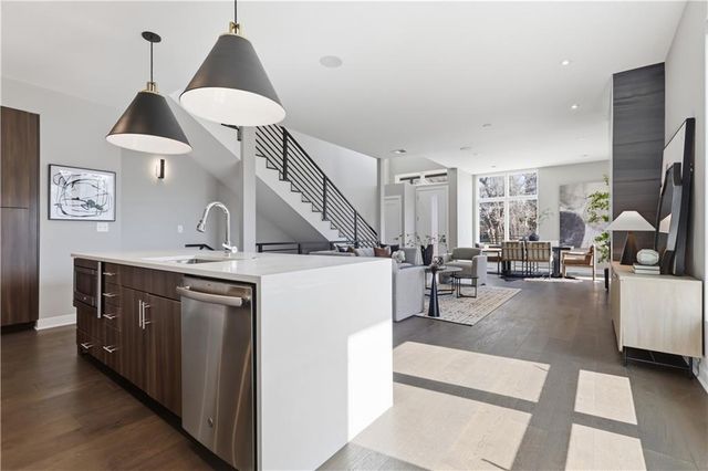 1724 Madison Avenue, Kansas City, MO 64108