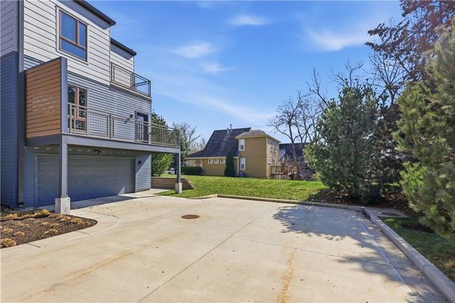 1724 Madison Avenue, Kansas City, MO 64108