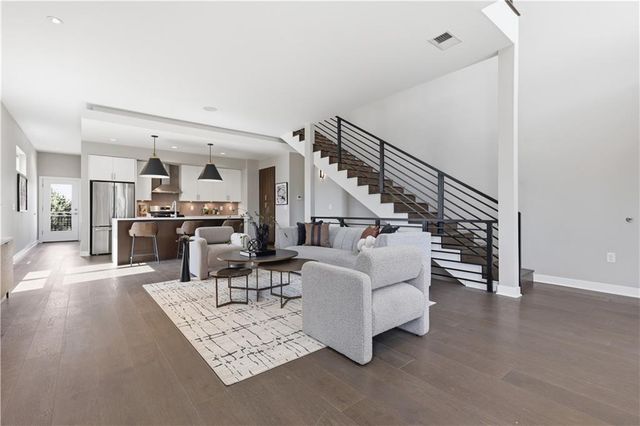 1724 Madison Avenue, Kansas City, MO 64108