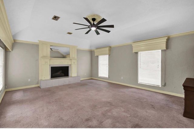 327 Live Oak Lane, Lake Jackson, TX 77566