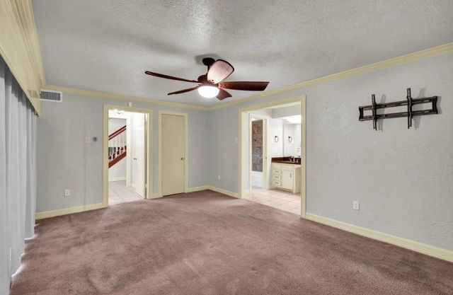 327 Live Oak Lane, Lake Jackson, TX 77566