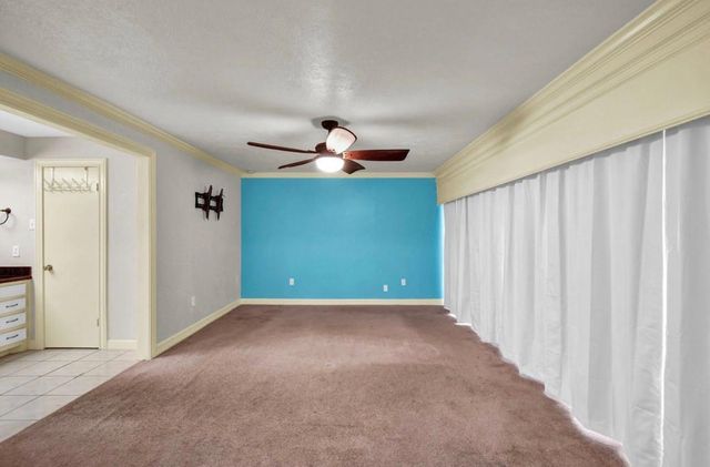 327 Live Oak Lane, Lake Jackson, TX 77566