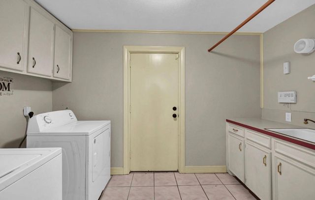 327 Live Oak Lane, Lake Jackson, TX 77566