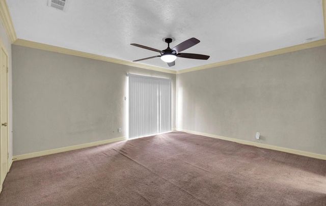 327 Live Oak Lane, Lake Jackson, TX 77566