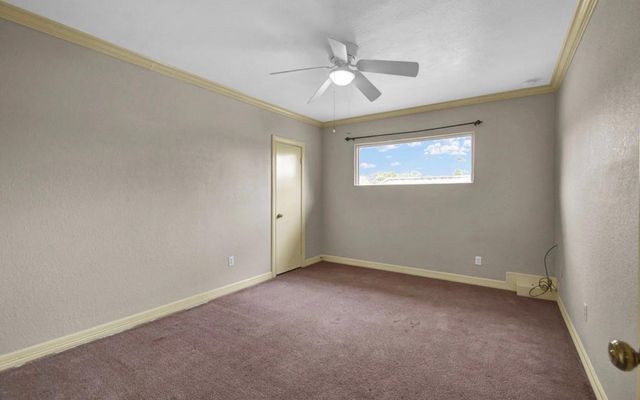 327 Live Oak Lane, Lake Jackson, TX 77566