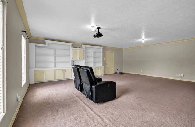 327 Live Oak Lane, Lake Jackson, TX 77566