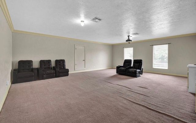 327 Live Oak Lane, Lake Jackson, TX 77566