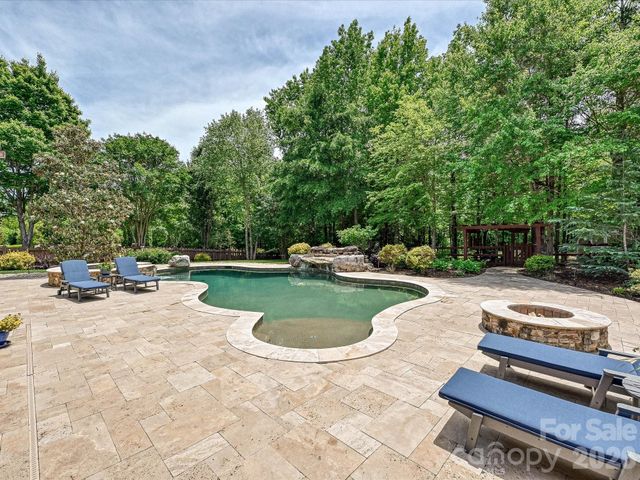 8001 Avanti Drive, Waxhaw, NC 28173