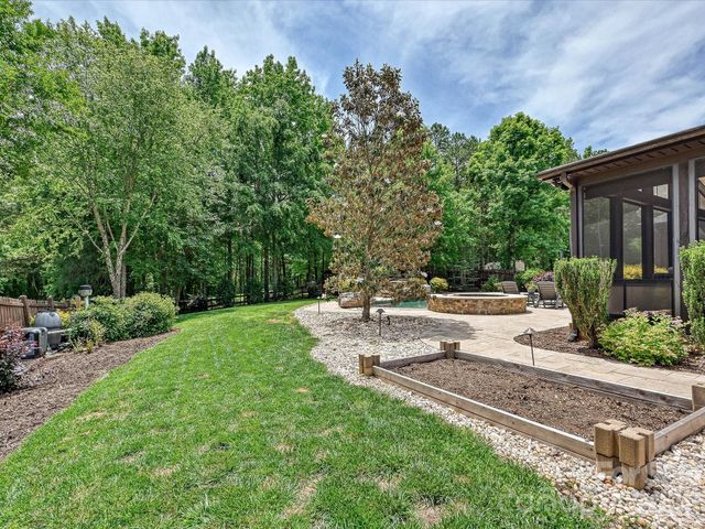 8001 Avanti Drive, Waxhaw, NC 28173