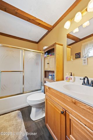 4406 Starks Dr, Louisville, KY 40218