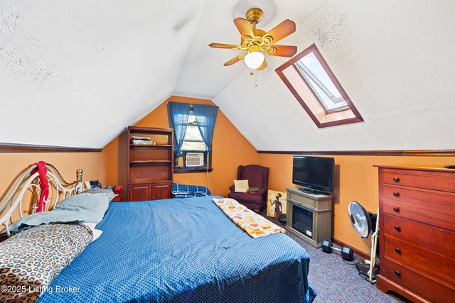 4406 Starks Dr, Louisville, KY 40218