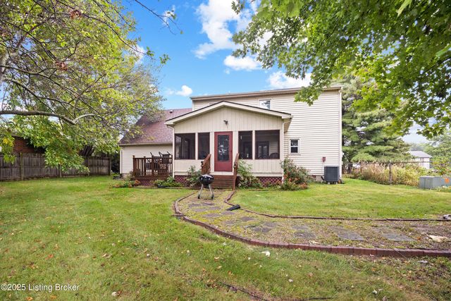 4406 Starks Dr, Louisville, KY 40218