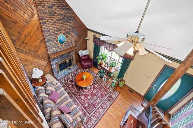 4406 Starks Dr, Louisville, KY 40218