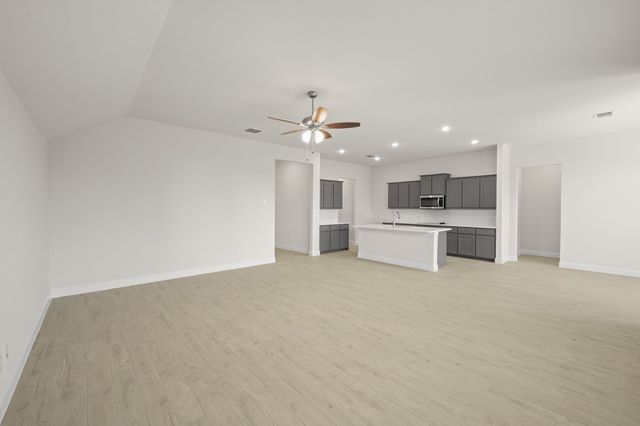 216 Comfort Drive, Joshua, TX 76058