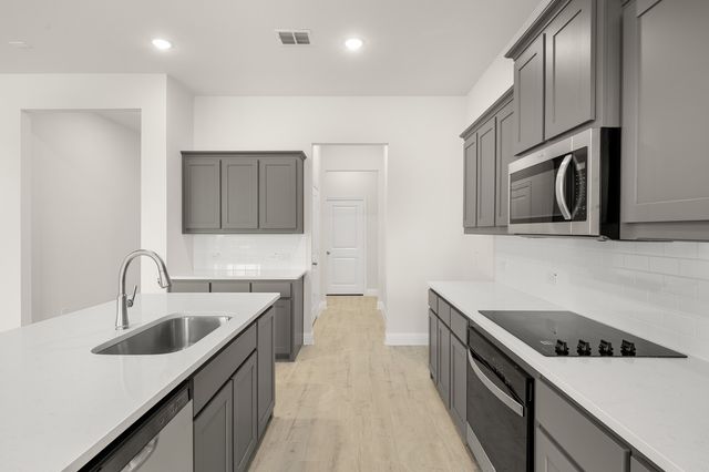 216 Comfort Drive, Joshua, TX 76058