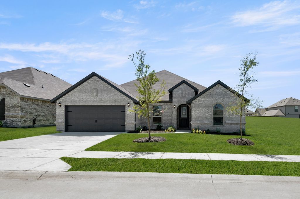 216 Comfort Drive, Joshua, TX 76058