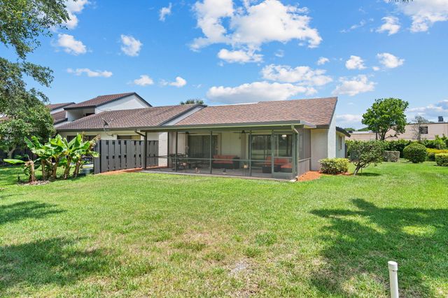 2247 Deer Creek Woodlands Way, Deerfield Beach, FL 33442