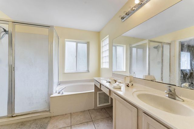 6256 Willoughby Circle, Lake Worth, FL 33463