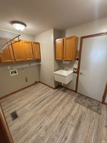 8229 astoria hill Lane, Fort Wayne, IN 46835