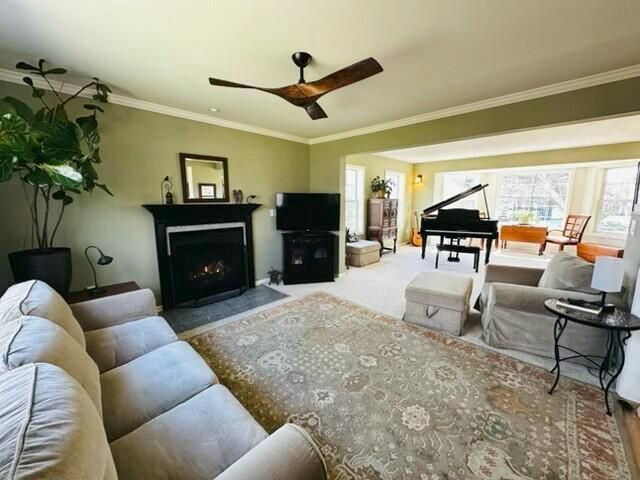 412 Red Pine CIRCLE, Dousman, WI 53118