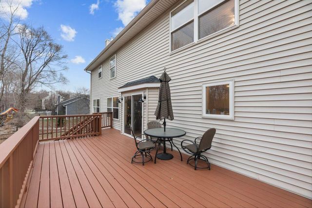 412 Red Pine CIRCLE, Dousman, WI 53118