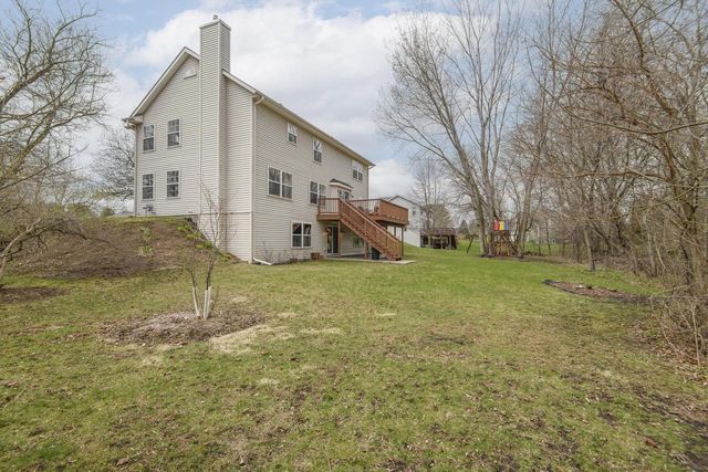 412 Red Pine CIRCLE, Dousman, WI 53118