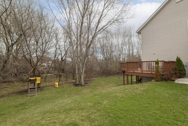 412 Red Pine CIRCLE, Dousman, WI 53118