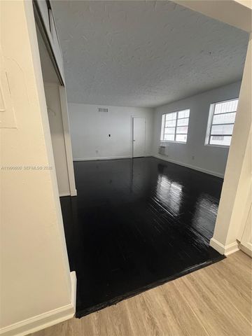 1611 Pennsylvania Ave 14, Miami Beach, FL 33139