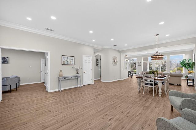 109 Wild Oat Ct, Roseville, CA 95747