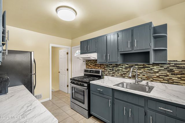 34 Princeton Road, Parlin, NJ 08859
