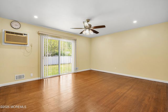 34 Princeton Road, Parlin, NJ 08859