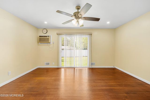 34 Princeton Road, Parlin, NJ 08859