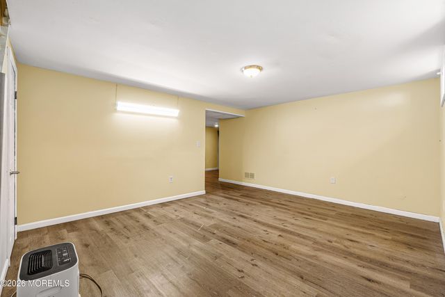 34 Princeton Road, Parlin, NJ 08859