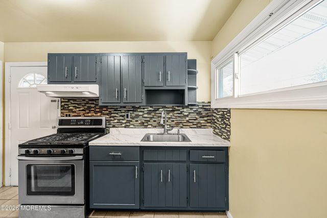 34 Princeton Road, Parlin, NJ 08859