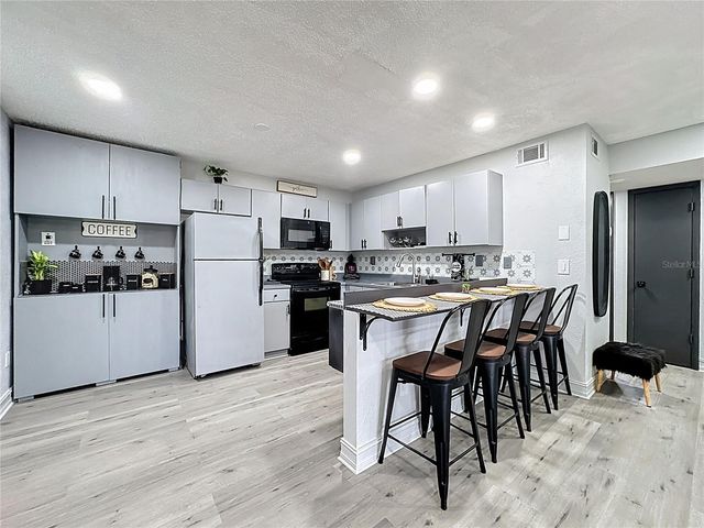 21027 VOYAGER BOULEVARD 3, Land O Lakes, FL 34638