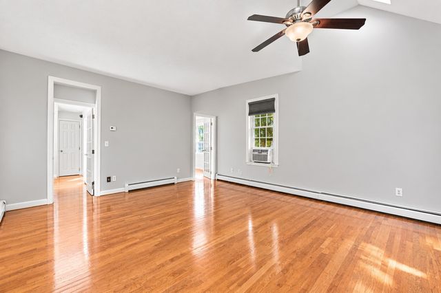 293 Davis St, Northborough, MA 01532