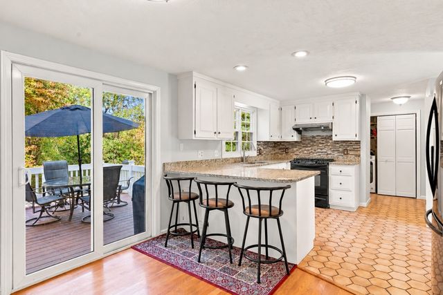 293 Davis St, Northborough, MA 01532