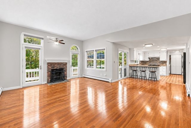 293 Davis St, Northborough, MA 01532