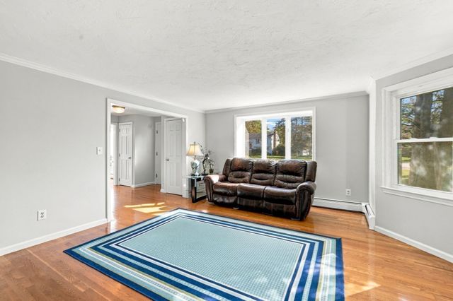 293 Davis St, Northborough, MA 01532