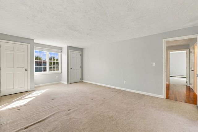 293 Davis St, Northborough, MA 01532