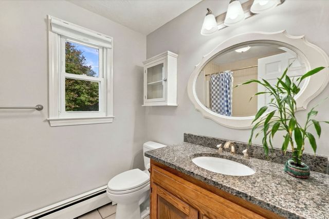 293 Davis St, Northborough, MA 01532