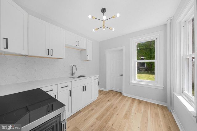1034 WASHINGTON ST, Reading, PA 19601