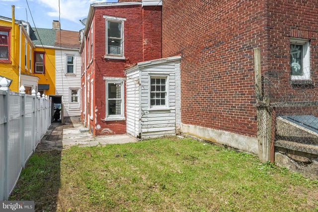 1034 WASHINGTON ST, Reading, PA 19601