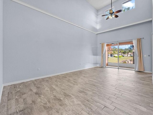 2522 Stockbridge Square, Vero Beach, FL 32962