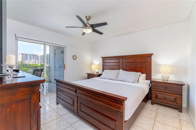 17801 N Bay Rd 607, Sunny Isles Beach, FL 33160