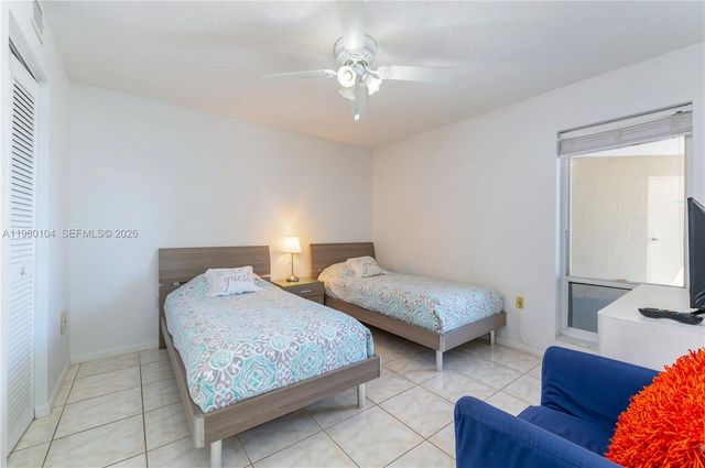 17801 N Bay Rd 607, Sunny Isles Beach, FL 33160