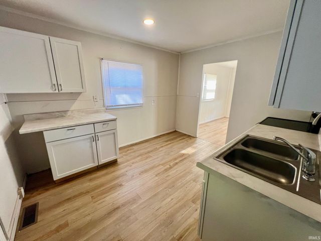 2413 N Fares Avenue, Evansville, IN 47710