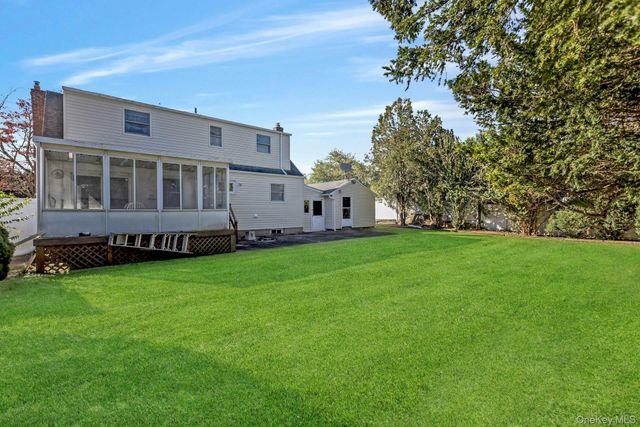 105 N Oak Street, Massapequa, NY 11758