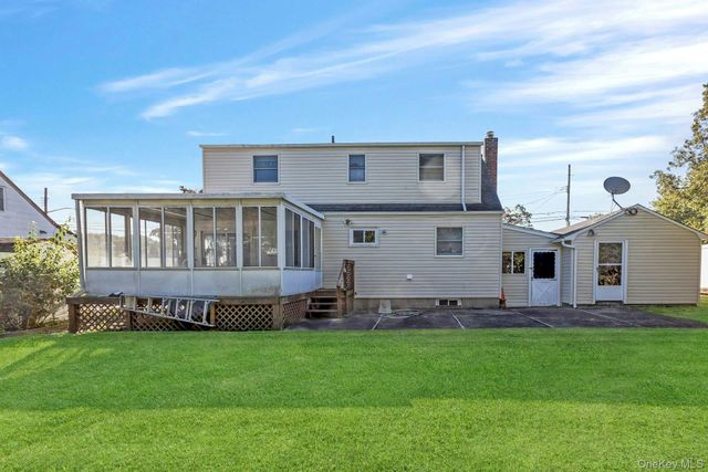 105 N Oak Street, Massapequa, NY 11758